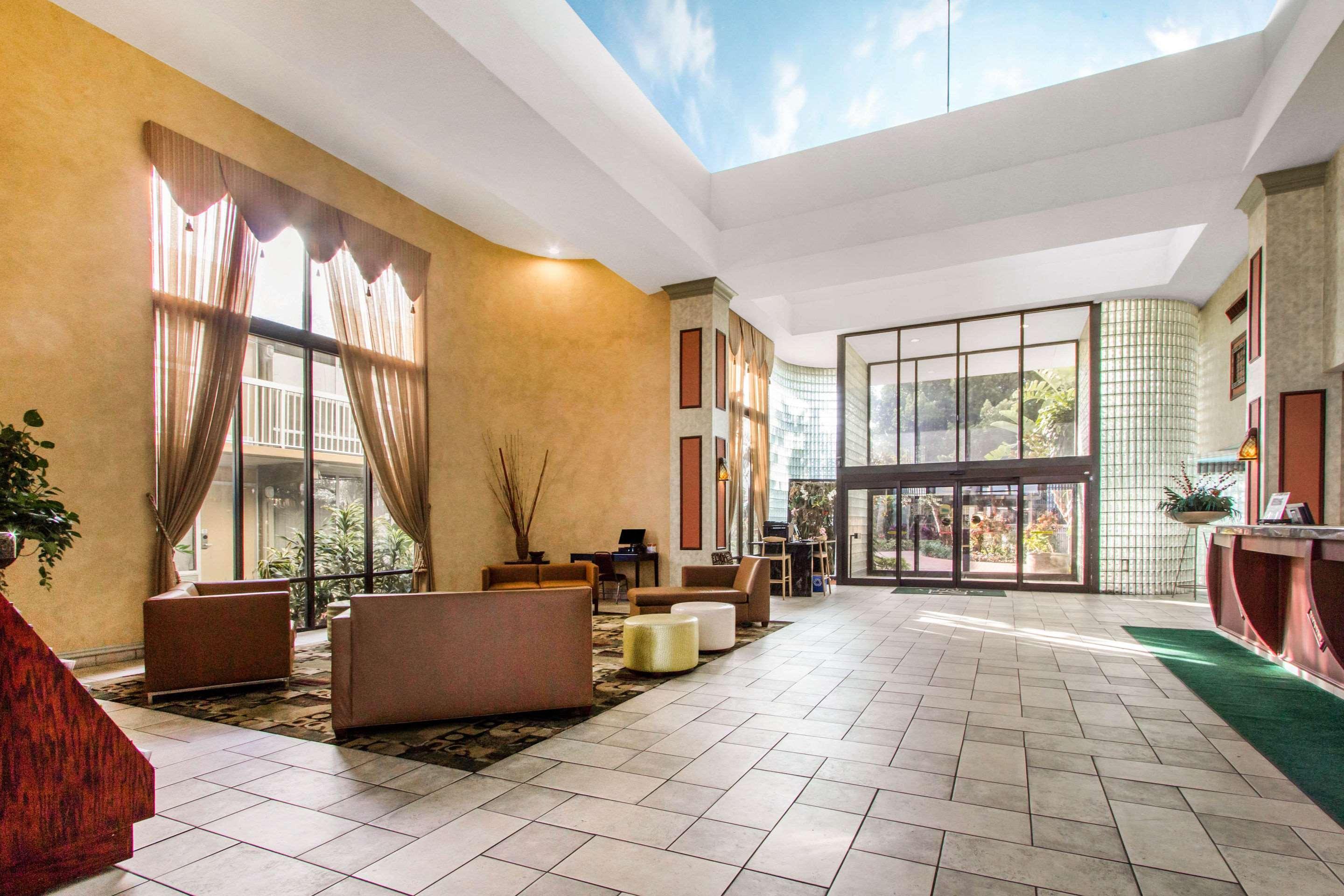 Quality Inn & Conference Center Tampa Eksteriør billede